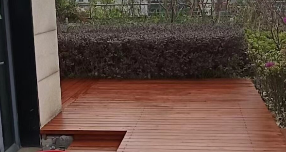 木屋别墅/户外阳台，要不要用防腐木？ 