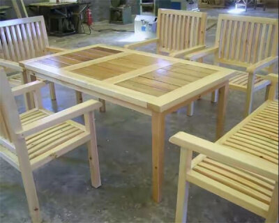 户外木制桌椅